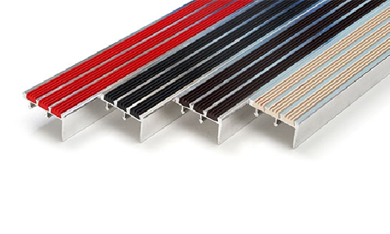 จมูกบันไดอลูมิเนียมสอดเส้นพีวีซี รุ่น IA-2 ตัวกลาง (ราคาต่อเมตร)