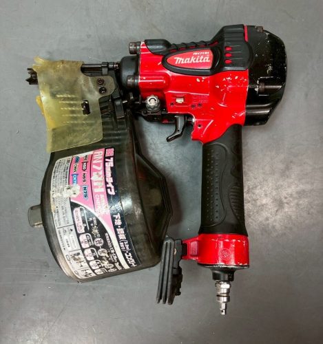 makita Makita เครื่องตอกตะปูลมแรงดันสูง 75 มม. เครื่องตอกตะปูลม AN711H King Tool (3278K)