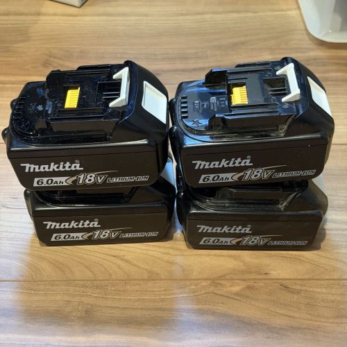 แบตเตอรี่ Makita BL1860B ชุดผลิตภัณฑ์ที่มีข้อบกพร่องเบื้องต้น 4 ชิ้นแบตเตอรี่ลิเธียมไอออน Makita