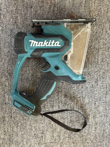 makita เครื่องตัดกระดานแบบชาร์จไฟได้ Makita รุ่น: SD180D ใช้ได้กับแบตเตอรี่ 18V ตัวเครื่องหลักเท่านั้นเปิด/ปิดเครื่อง + ยืนยันไฟ