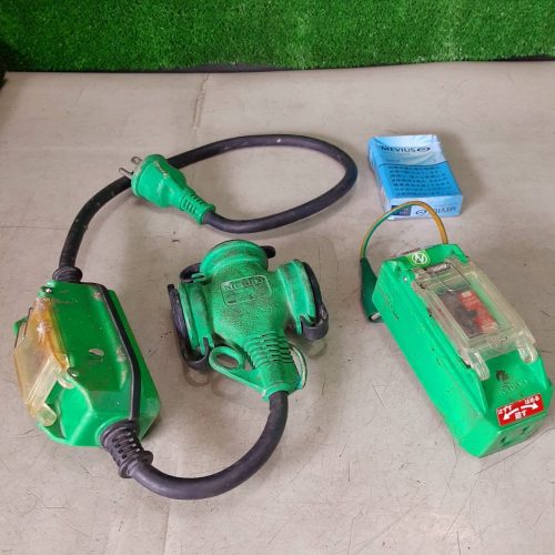 Sumitomo d770 Nichido เบรกเกอร์ Pocking สำหรับภาชนะพลาสติก (PIPB-EK-N) รวมการป้องกันโอเวอร์โหลด/ไฟฟ้าลัดวงจรเบรกเกอร์ส่วนขยาย Pocking (PBW-EK-T) (ชนิดป้องกันน้ำกระเซ็น)