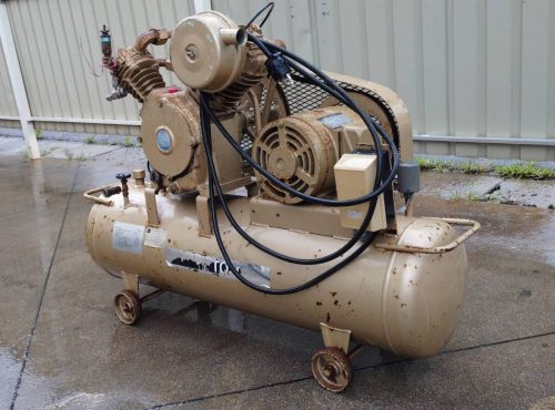 จากฟุกุชิมะโตชิบาเครื่องอัดอากาศ 3 เฟส 200V 2.2kw SP10 5-22T4