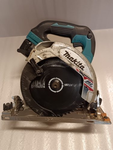 Makita makita 165mm เลื่อยวงเดือนแบบชาร์จไฟได้ HS631D 18V พร้อมแบตเตอรี่ 6A ที่ใช้แล้วและใบมีดที่ใช้แล้ว