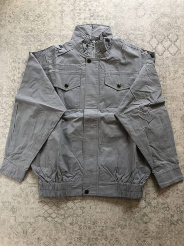 (ของใหม่จัดส่งวันเดียวกัน) เสื้อผ้าติดแอร์! ราคาถูกสุดๆรับประกันคุณภาพสูงผ้าฝ้าย 100% ขนาด: XL/LL/L/M! ขายเสื้อผ้าเท่านั้น!